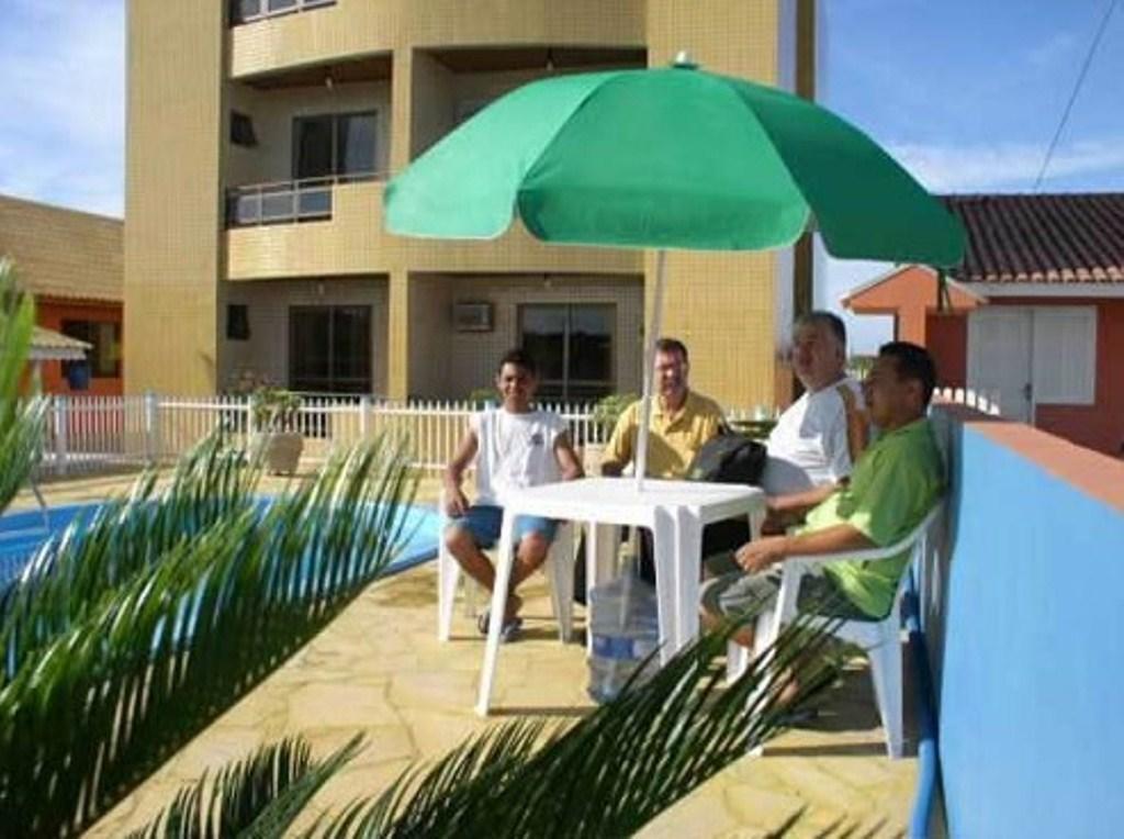 Hotel Pousada Mineirinho Балнеарио Прая до Лесте Екстериор снимка